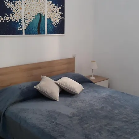 A Lovely Ground Floor Apartment, 15 Minutes By Car From The Airport And 2 Minutes Walk To The Beach. 公寓 Birżebbuġa