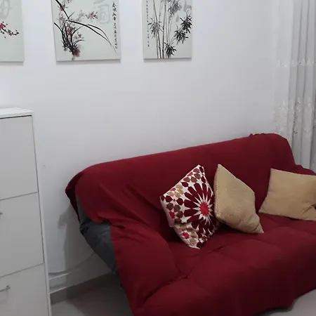 A Lovely Ground Floor Apartment, 15 Minutes By Car From The Airport And 2 Minutes Walk To The Beach. 公寓 Birżebbuġa