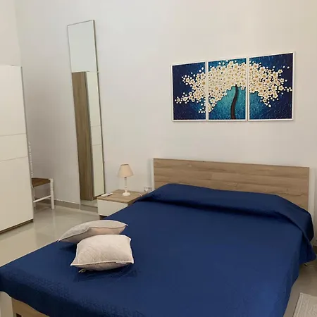 A Lovely Ground Floor Apartment, 15 Minutes By Car From The Airport And 2 Minutes Walk To The Beach. * Birżebbuġa