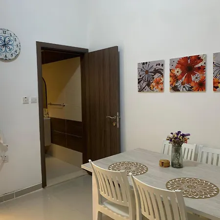 A Lovely Ground Floor Apartment, 15 Minutes By Car From The Airport And 2 Minutes Walk To The Beach. Birżebbuġa