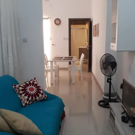 A Lovely Ground Floor Apartment, 15 Minutes By Car From The Airport And 2 Minutes Walk To The Beach.