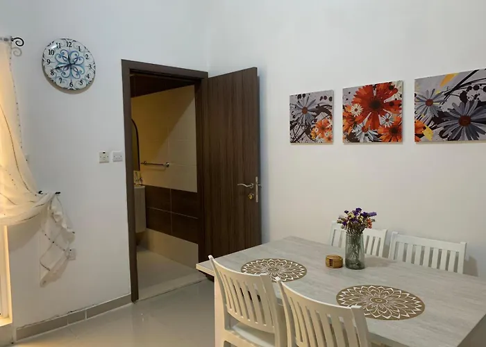 A Lovely Ground Floor Apartment, 15 Minutes By Car From The Airport And 2 Minutes Walk To The Beach. Birzebbuga