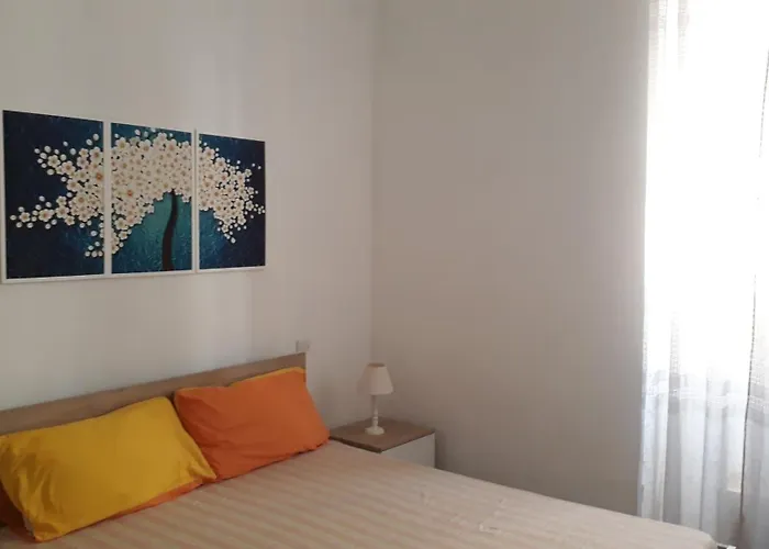 A Lovely Ground Floor Apartment, 15 Minutes By Car From The Airport And 2 Minutes Walk To The Beach. דירה Birżebbuġa