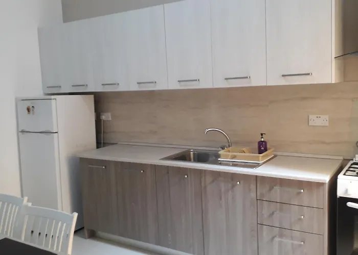 A Lovely Ground Floor Apartment, 15 Minutes By Car From The Airport And 2 Minutes Walk To The Beach.